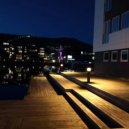 Toppleilighet I Damsgardsundet *