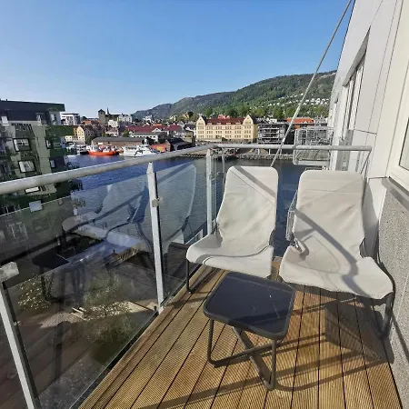 Toppleilighet I Damsgardsundet Bergen